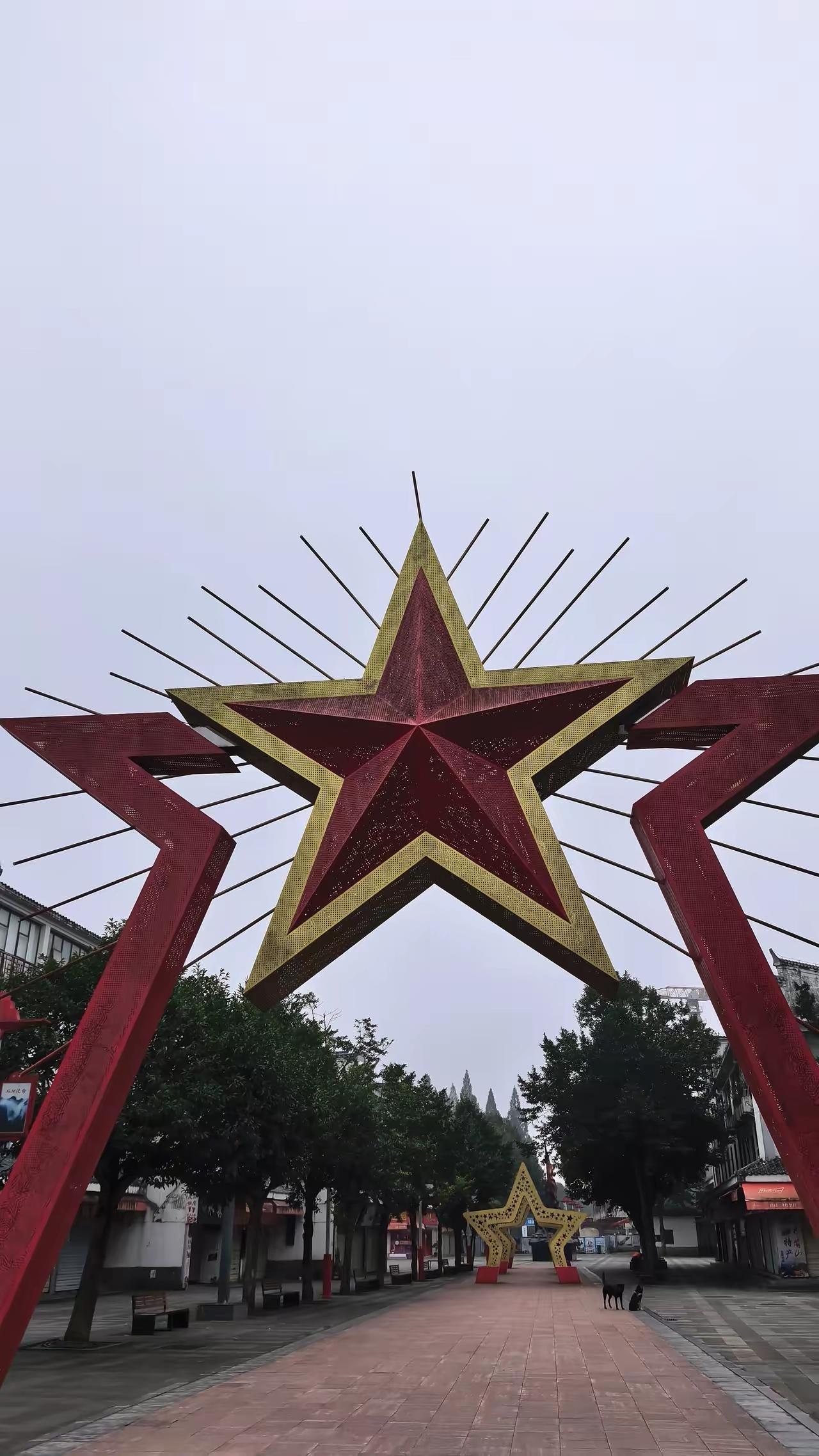 之前刷到江西吉水的谷村，直接被惊到说不出话。全村1.5万人全姓李，是江西最大的