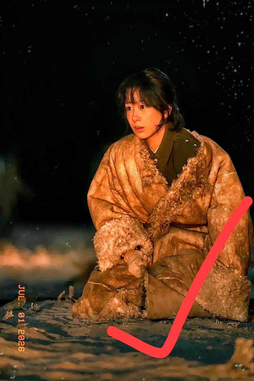 难道只有我一个人发现，她在《生命树》里演的白菊，那个7分钟的暴风雪镜头都被北京