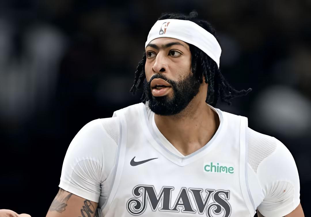 独行侠太没人情味了！浓眉真的要被交易了。今日，据ESPN记者TimMacM