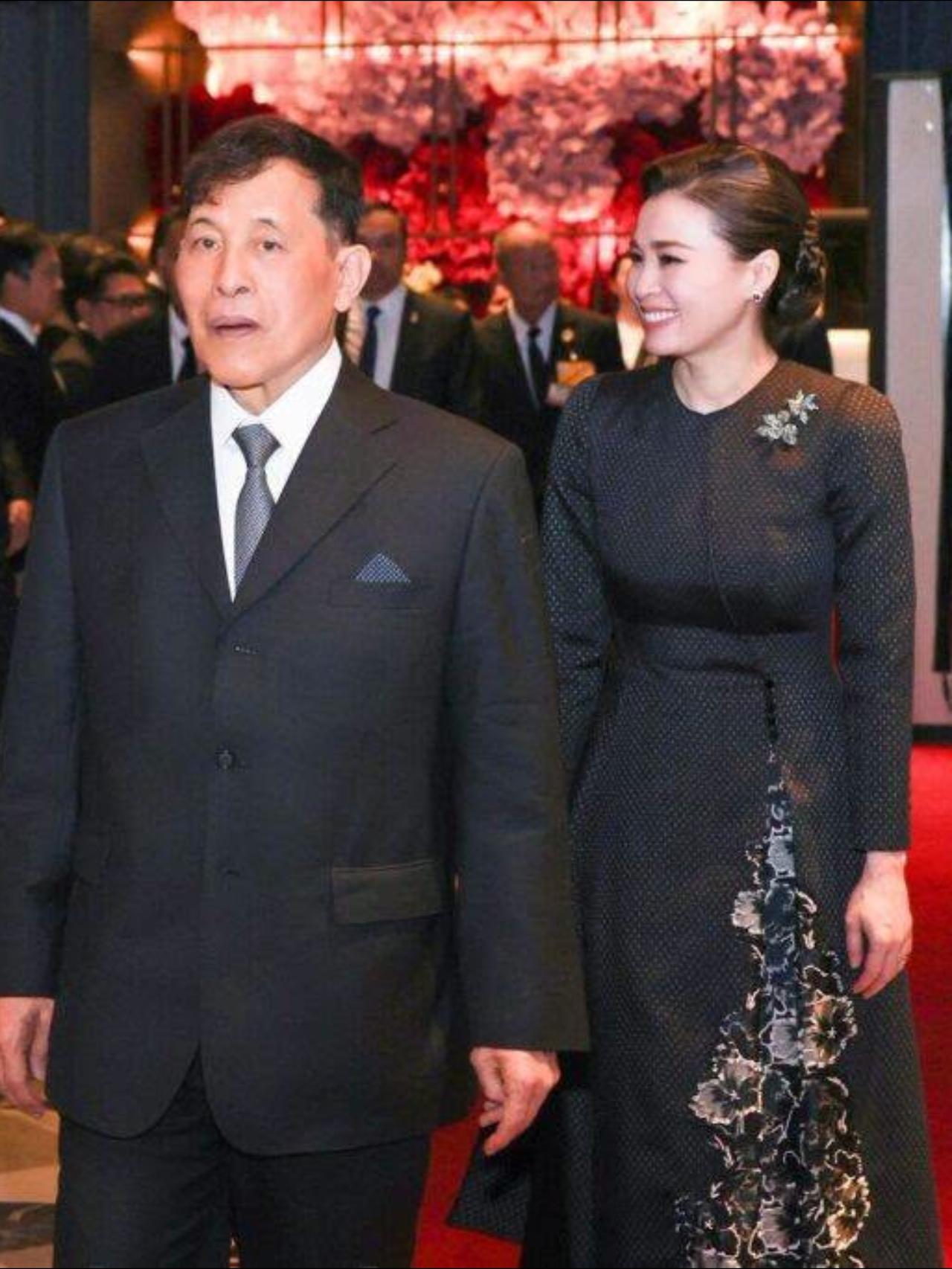 苏提达王后闪耀越南，多次出访自信从容2026年9月14日下午，泰国国王和苏提达