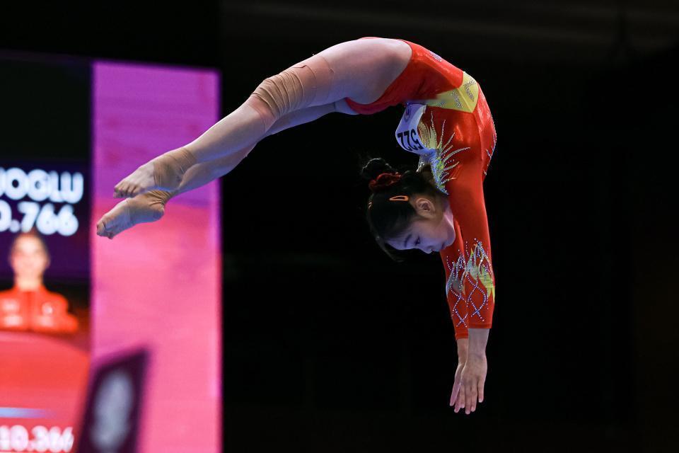 世界青年体操锦标赛女子团体决赛，中国队由黄紫艺、蒋淑婷、向伊娜出战，整体发挥欠佳