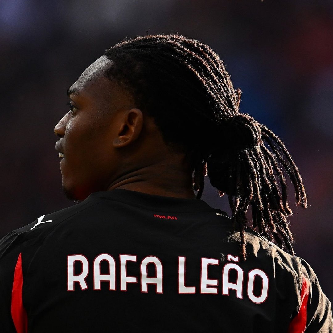 每体：莱奥将在今夏离开米兰，他有兴趣加入巴塞罗那。米兰正寻求摆脱他的薪资负担，