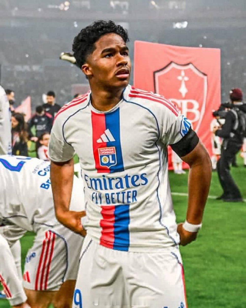 【离开皇马是对的】在皇马踢不上球的19岁巴西天才前锋恩德里克，冬窗租借加盟法甲里