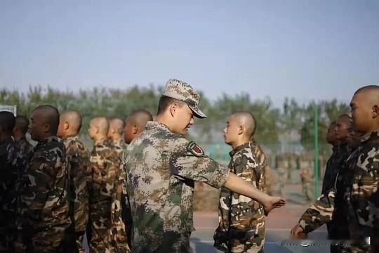 放弃二本在读，上士官学校值得吗放弃二本去读士官学校，本质上是在“本科学历+自由发