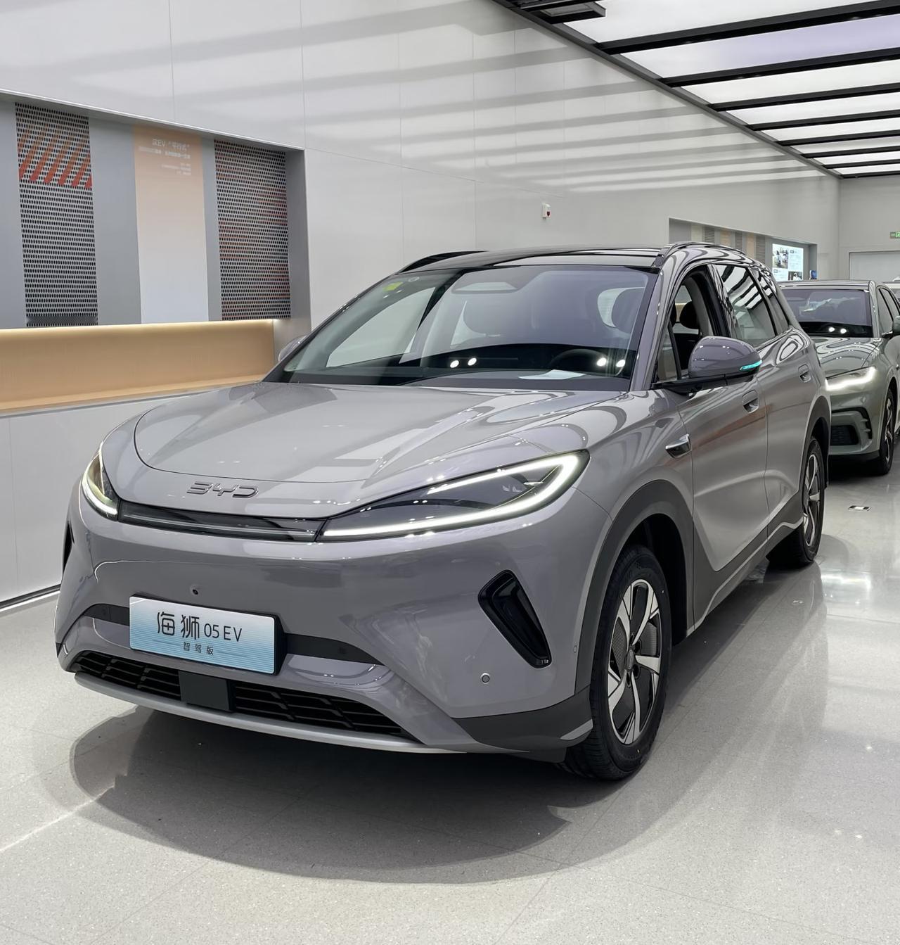 如果买电车,你会选择比亚迪吗?最近和朋友聊起买车，话题不知不觉就拐到了电车上。