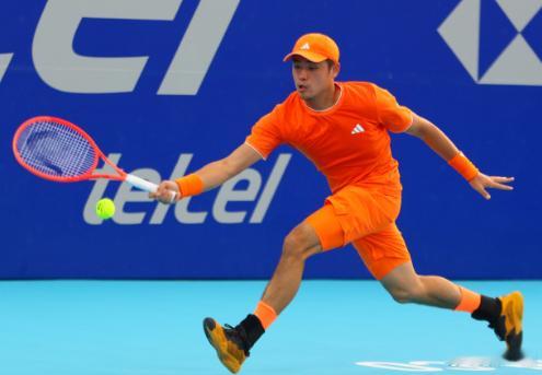 阿昺太棒啦！阿卡普尔科赛，资格赛突围的吴易昺以7-6(2)/7-6(1)战胜3号