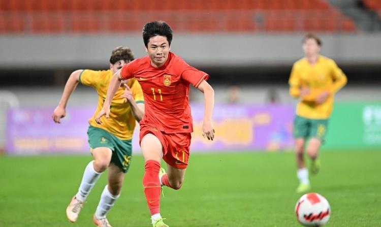 据体育博主“粤地足球人”报道，唐天翼即将加盟陕西联合，陕西联合给唐天翼的基础年薪