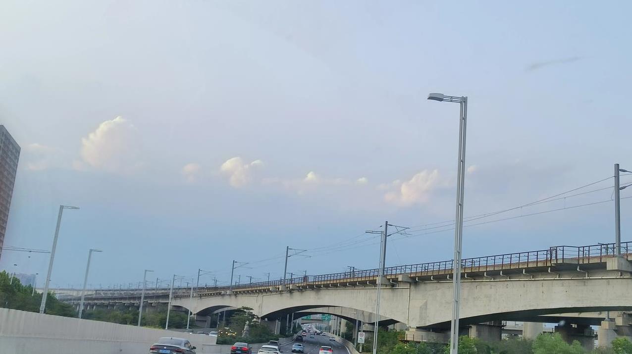 #随手拍一张你所在城市的蓝天景色#关于郑州的事情
