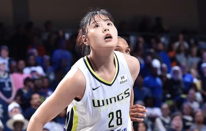 #李月汝#WNBA常规赛，联盟倒数第二飞翼98-89战胜联盟第二水星。飞翼球