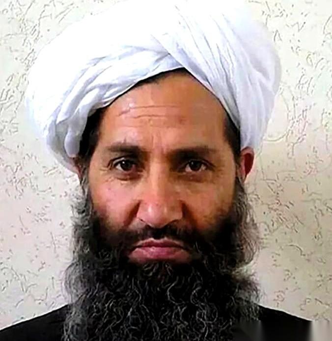 一边是打电话过去，满嘴的“谢谢大哥”；一边是发个声明，直接把脸怼回去。就这么