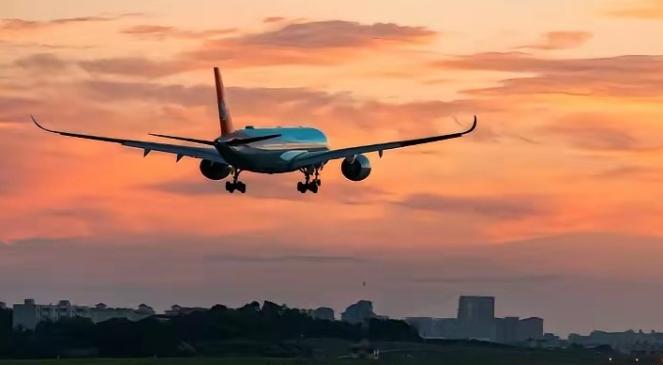 携程不得不查！是必须查！翻开携程的股东榜，除了百度持股6.67%，剩下的全是美