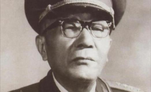 1980年，钟伟将被平反后，找黄克诚要他的老房子，黄克诚大骂：我看你是越老越糊涂