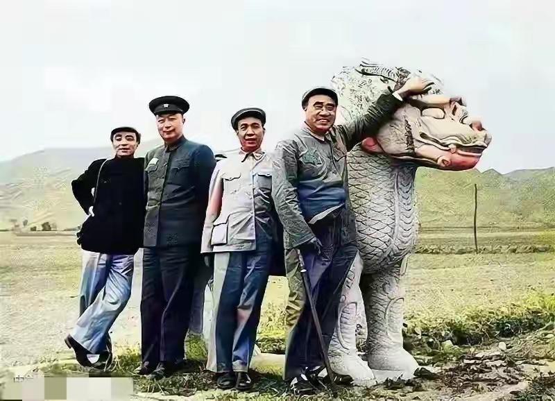 这四位老前辈当中，能认出两位，历史绝对不会差！一定是高手中的高手！