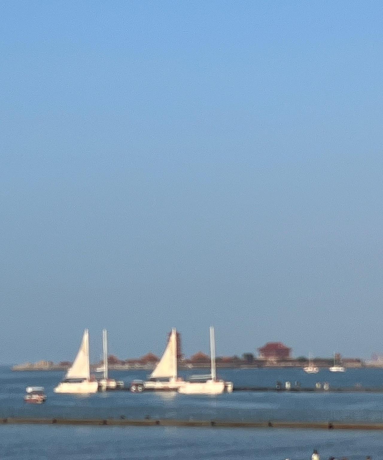 非常通透的话：“相处的人多了，你就会发现一条识人的规律，那就是独来独往的人基本都