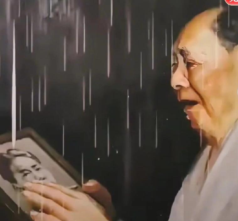 毛主席的长子，毛岸英同志在朝鲜战场上壮烈牺牲。毛主席老年丧子，是人生中最大不幸。