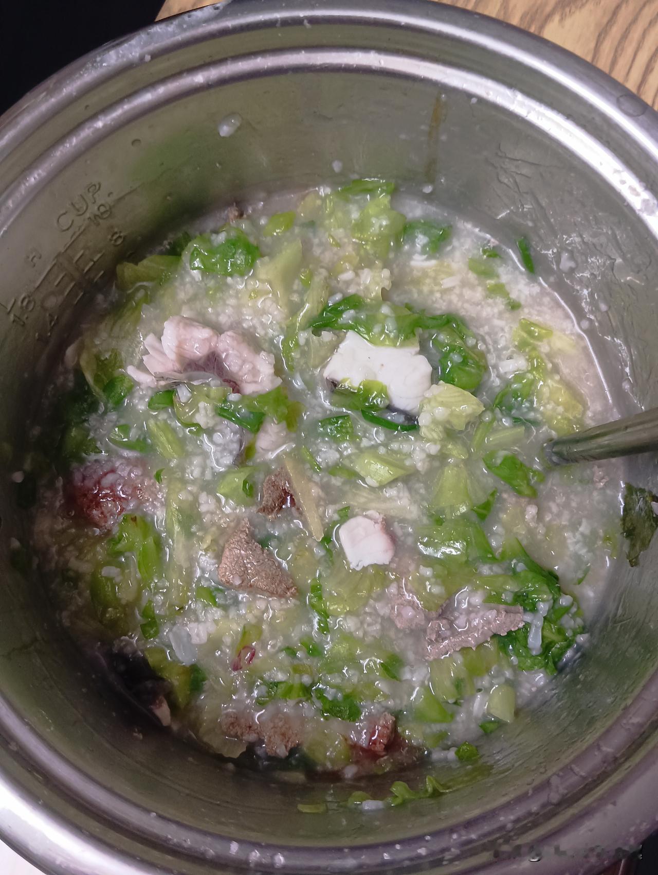 鱼片、猪肝、生菜粥。