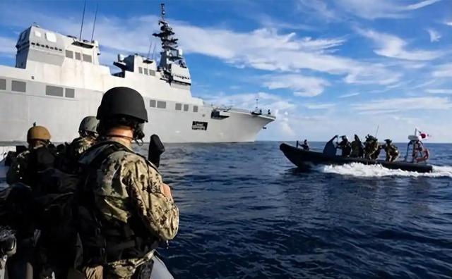 看谁还敢动台湾？当着全世界的面，中国曾掀了美日韩的桌子！当美日韩军舰在济州岛