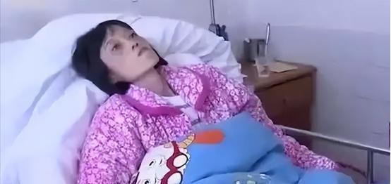 2016年，湖南一单亲妈妈身患癌症，临终前打算将11岁和8岁的儿子托付给亲戚，谁