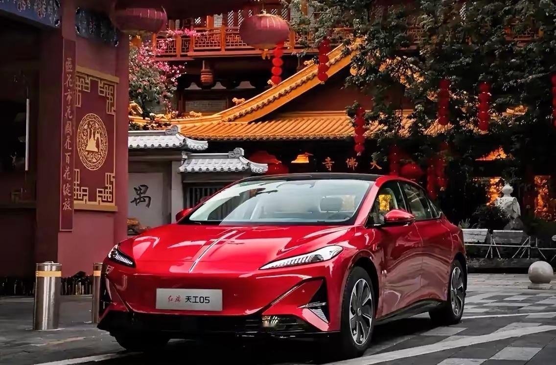 国产豪车排行前5名：第一名：红旗国礼——718万第二名：仰望U9——168万第