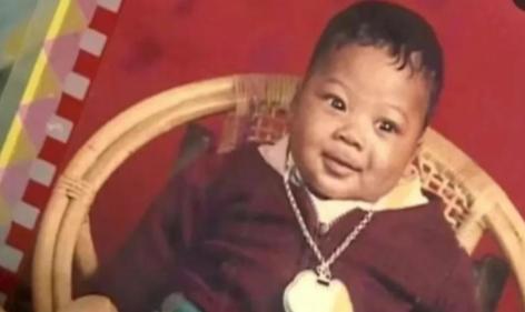 2000年8月，上海老太，在买菜的路上，捡到一名弃婴，儿女们一致反对！然而，老太