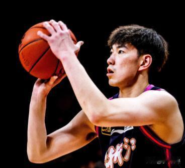 浙江稠州三连败，这三人必须背锅！1、张洪硕上一场打广东还狂砍18分，这场居然拿