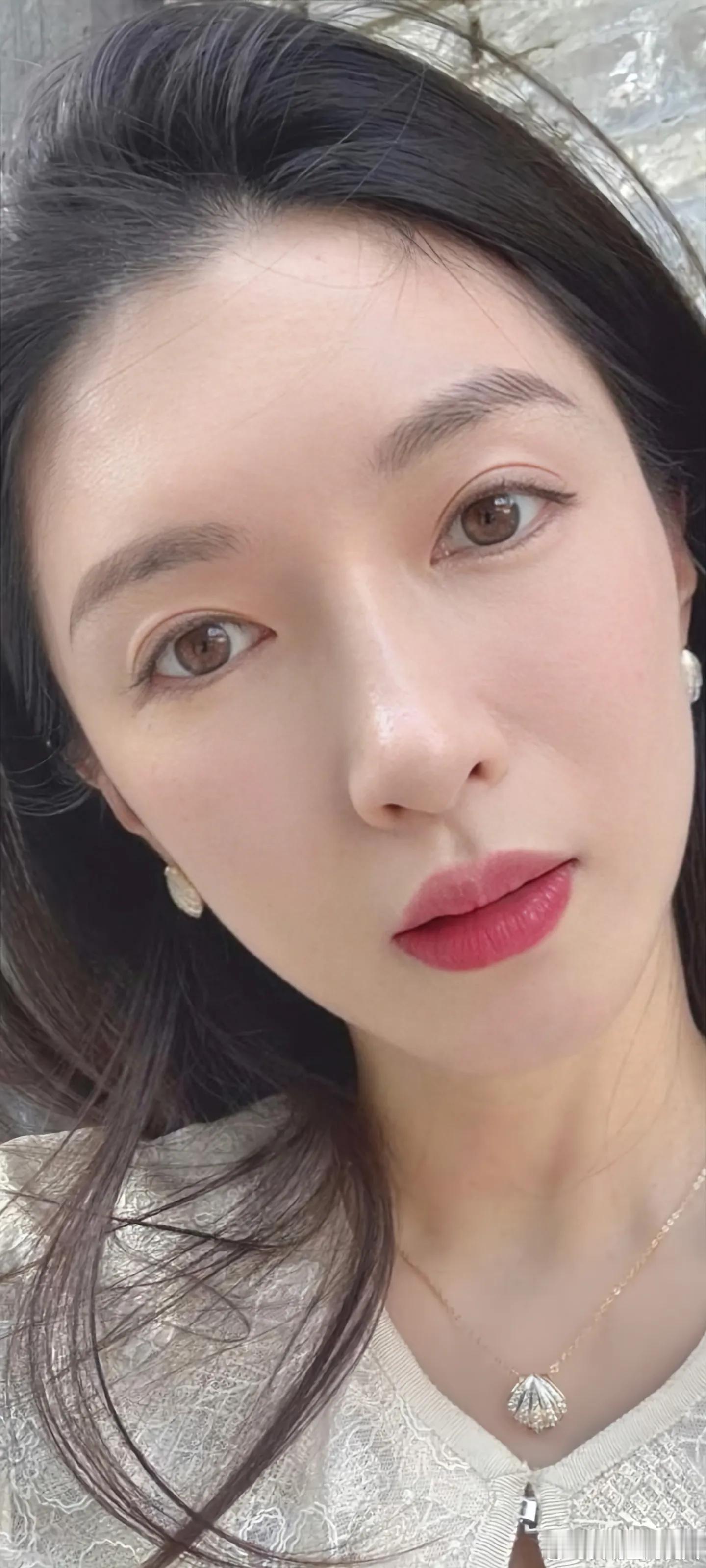 江疏影狠狠怼脸盯吧