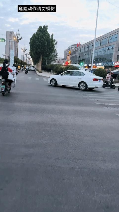 父爱如山......体滑坡[呲牙笑]