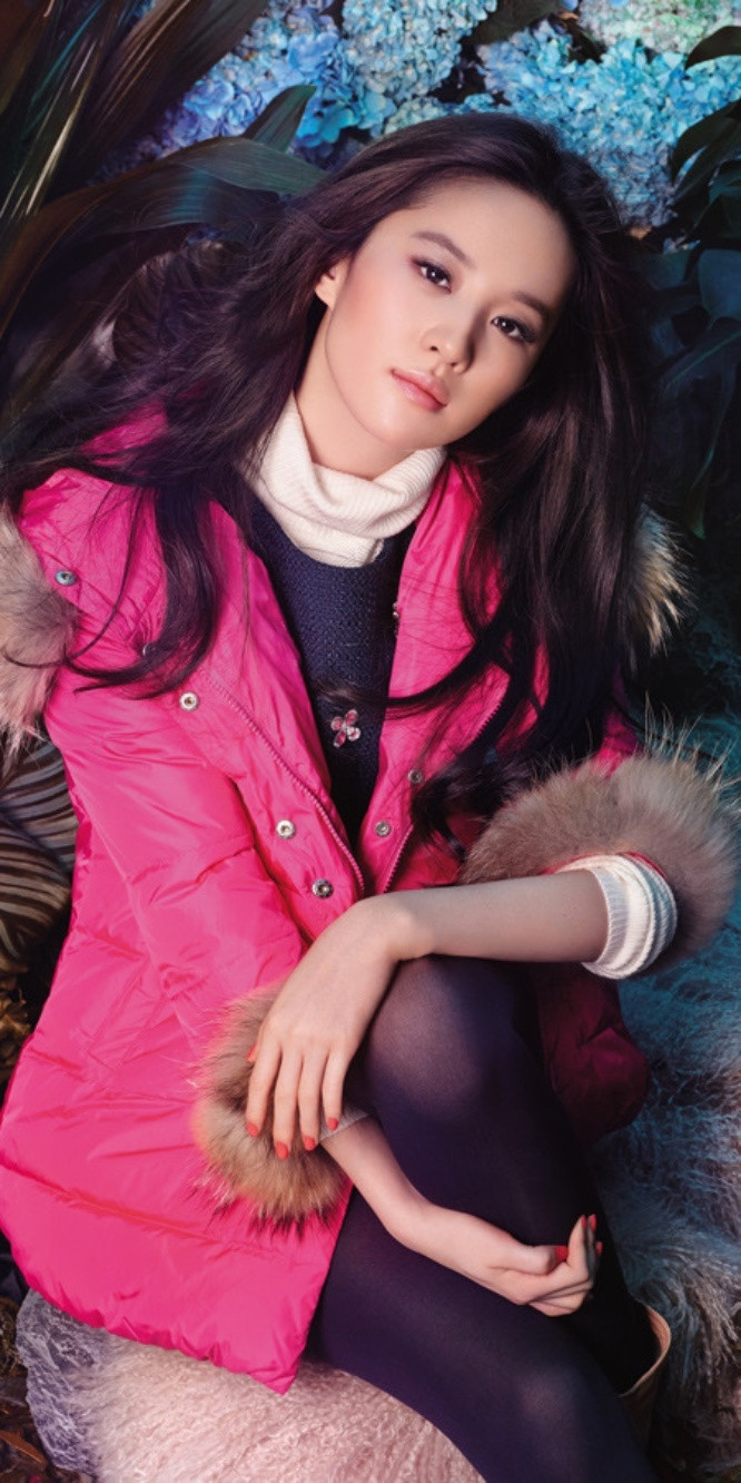 刘亦菲一组丝袜美腿造型壁纸，氧气迷人的茜茜公主。刘亦菲