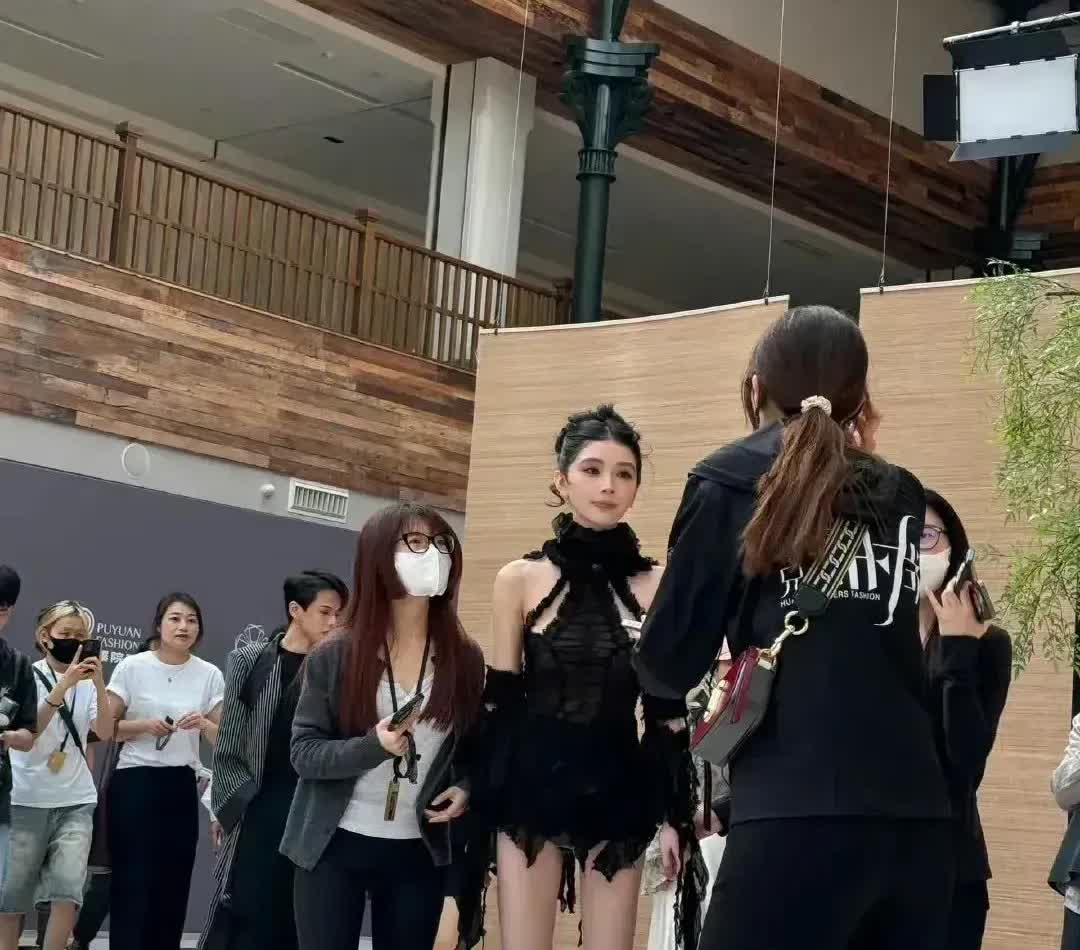 不怪那么多人喜欢她，这大长腿真是无敌了