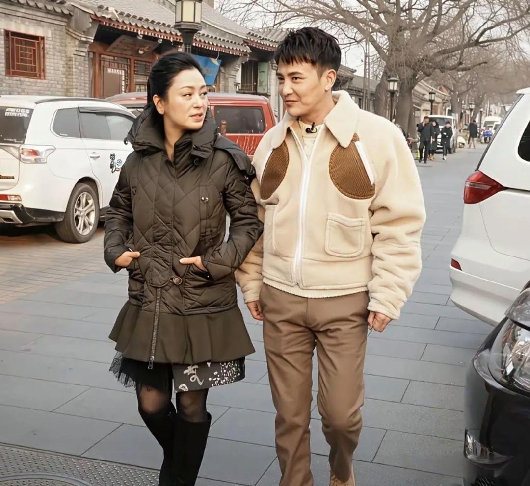 陈红没化妆出门，感觉还是很上镜的爱了爱了