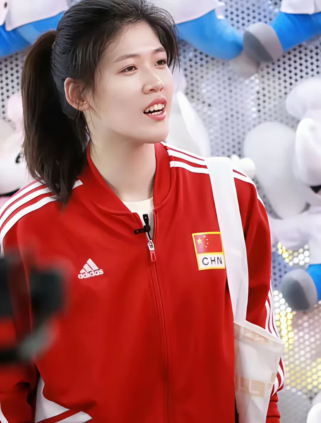 李盈莹终于可以回家了希望李盈莹离开国家队及早回家的，有以下几种人：第一种