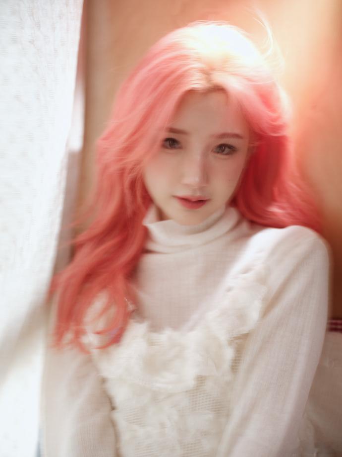 毛晓彤想要毛晓彤得到毛晓彤想要毛晓彤得到，尝试一下粉色发色，真的是的太漂亮了吧