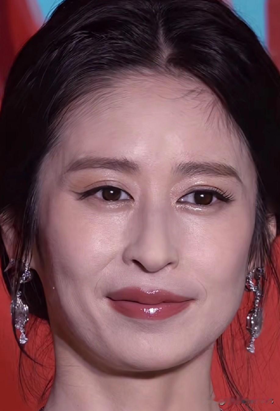 天啊！可惜了颖儿怎么变成这样了千山暮雪的时候是多么的圆润饱满青春活力