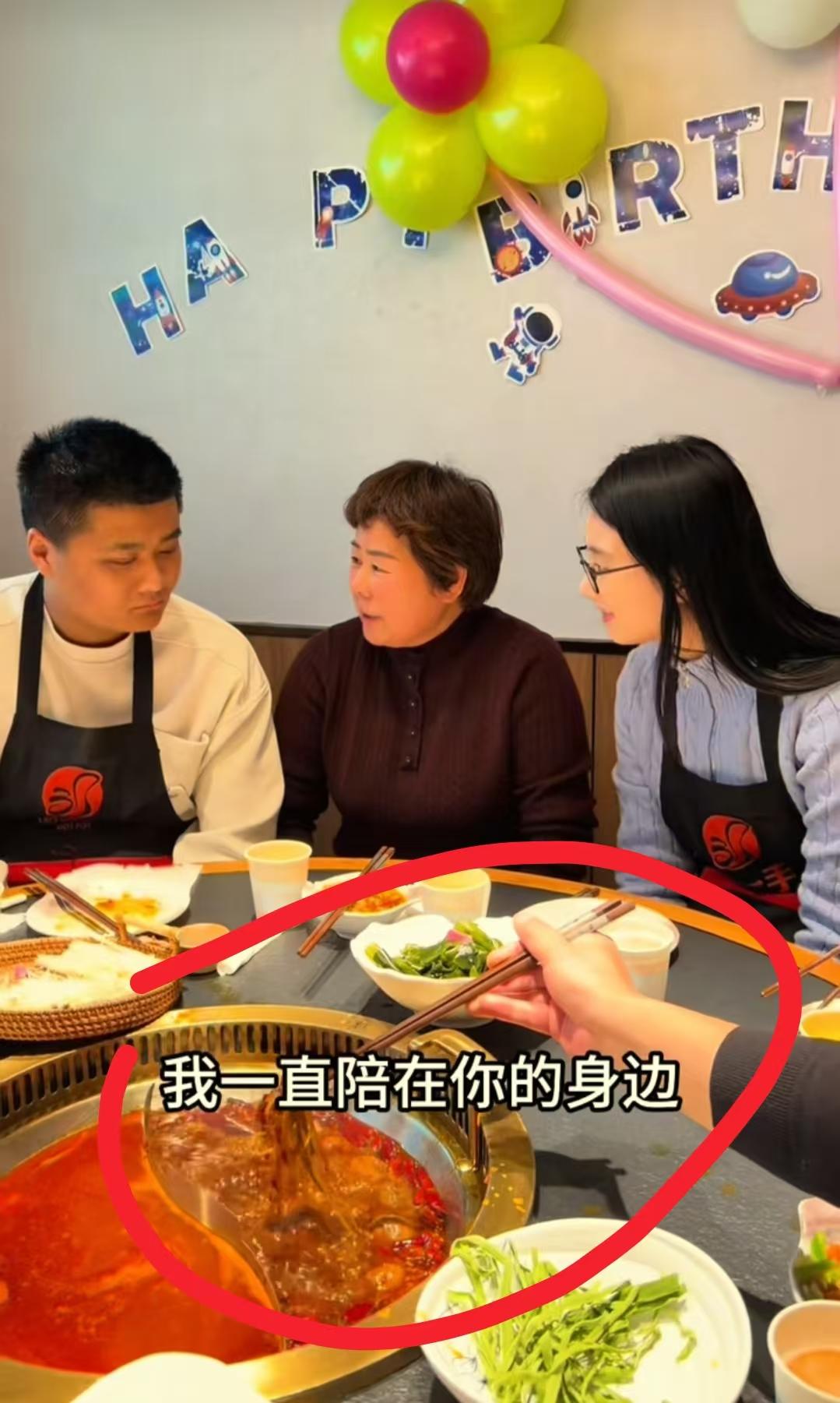 我预料到了南京双胞胎朱进给儿子小满补办生日也预料到了他夫妻俩会带着外公外婆、姐