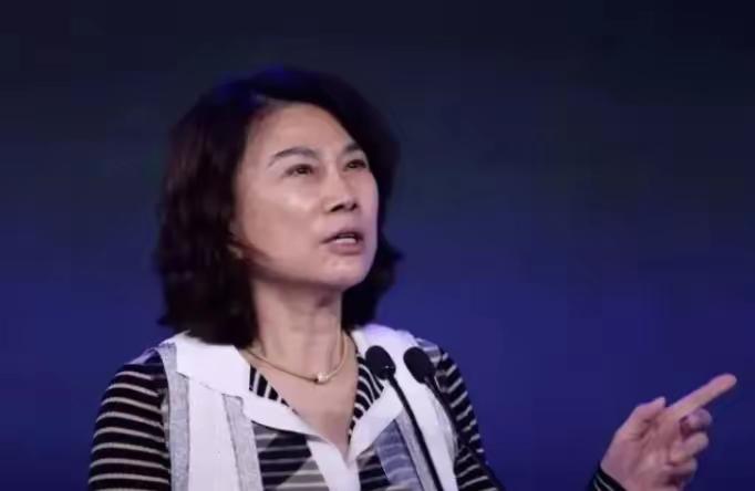 荷兰刚把碳化硅外延炉和DUV光刻机加进对华禁单，格力就转身把30台进口设备订单，