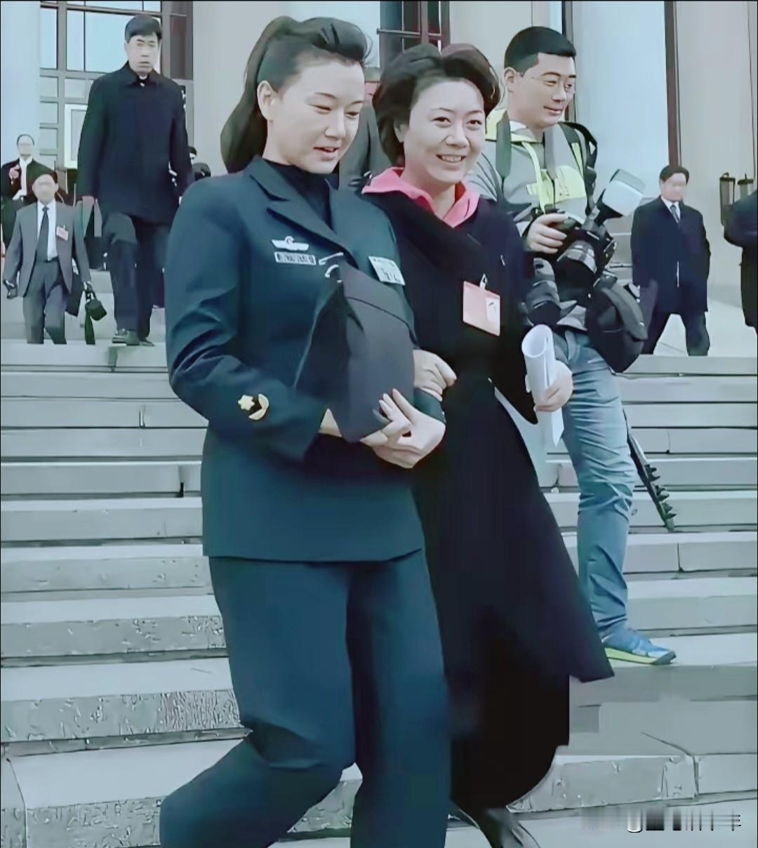 双璧同辉：1966年两朵艺术金花的跨次元同框太动人两位1966年出生的国民级