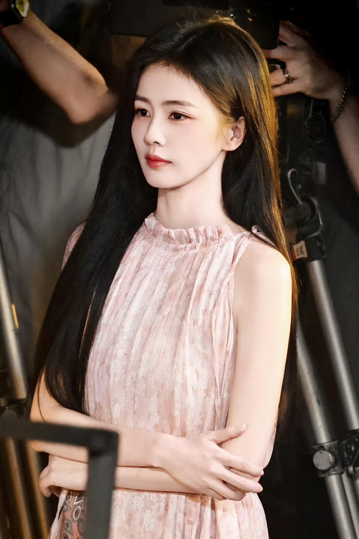 晕呐看着好乖哦😽🤲🏻白鹿​​​