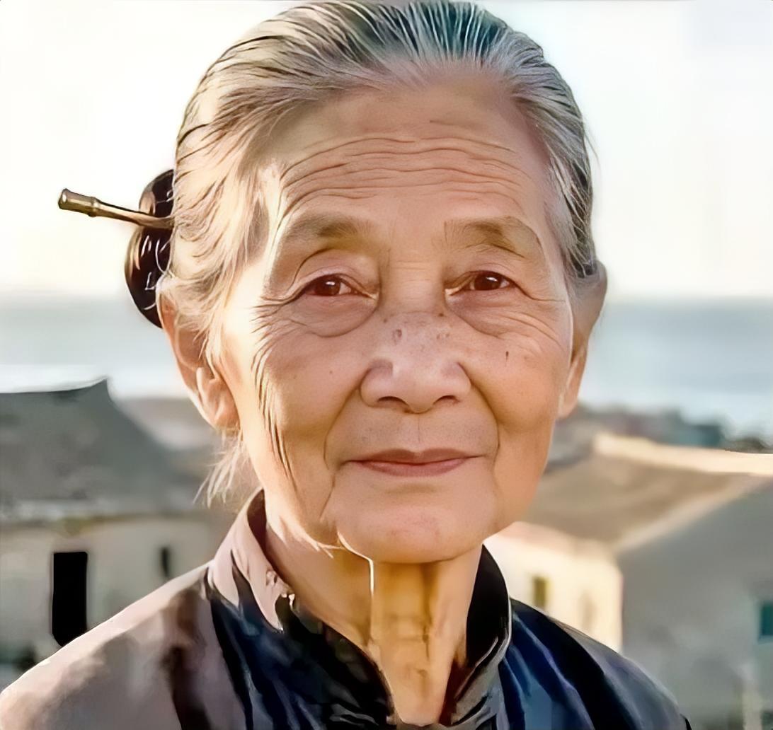 1950年台北刑场，中将吴石中弹身亡，女特工朱枫连中七枪，可那个私藏三千份情报的