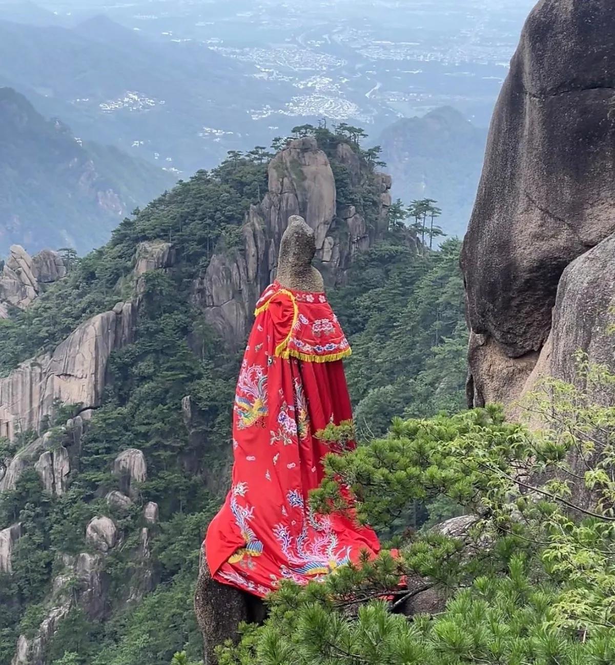 九华山观世音菩萨像虽然很壮观但这美得，这要是晚上看到了