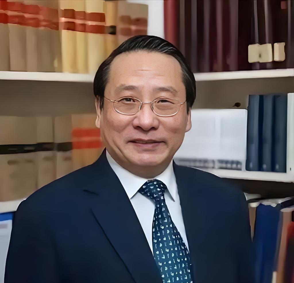 原以为高志凯只是一个著名的国际时事评论员，可是让我万万没想到的是，他的背景竟然这