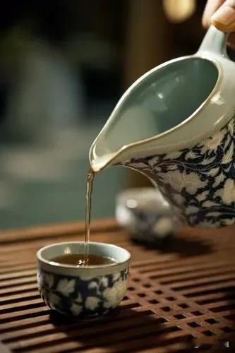 天选之人，必经磨难锤炼。否则，匹配给你的东西撑不起当下的认知，就是二次伤害。真正