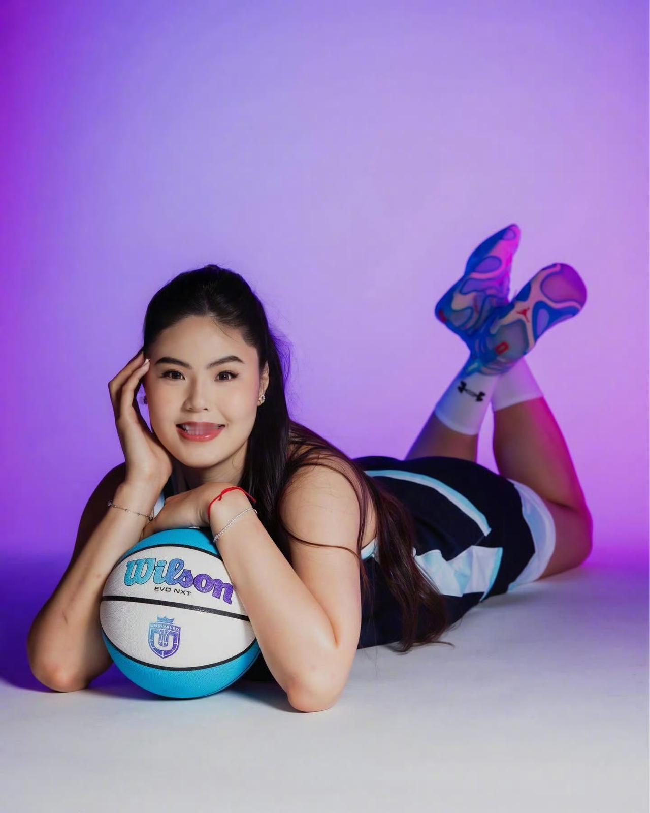 李月汝在海外一定要好好保护自己啊！因为通过一位经常发海外联赛视频的网友传来的