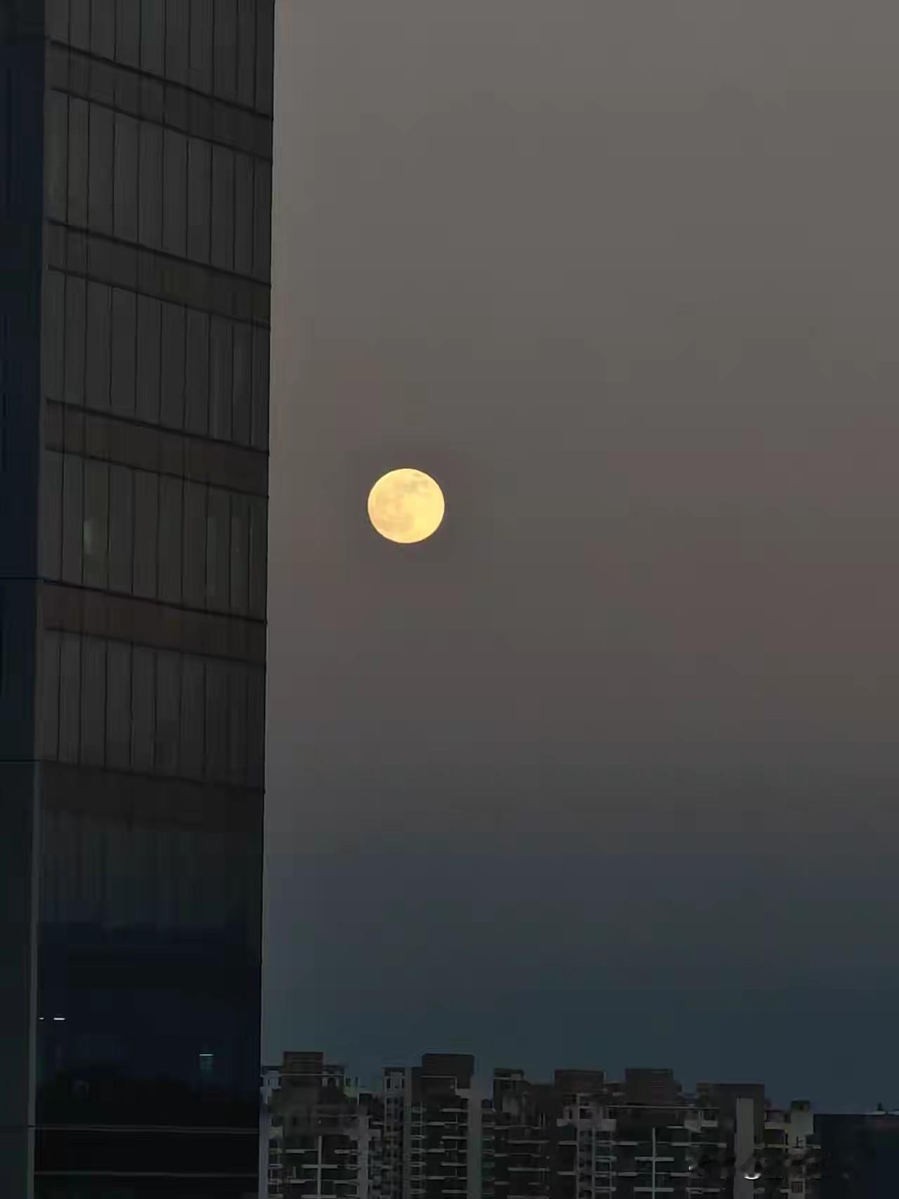 我最近才发现深圳医保与广州医保的区别。广州医保缴费高，有个人账户使用，没有区