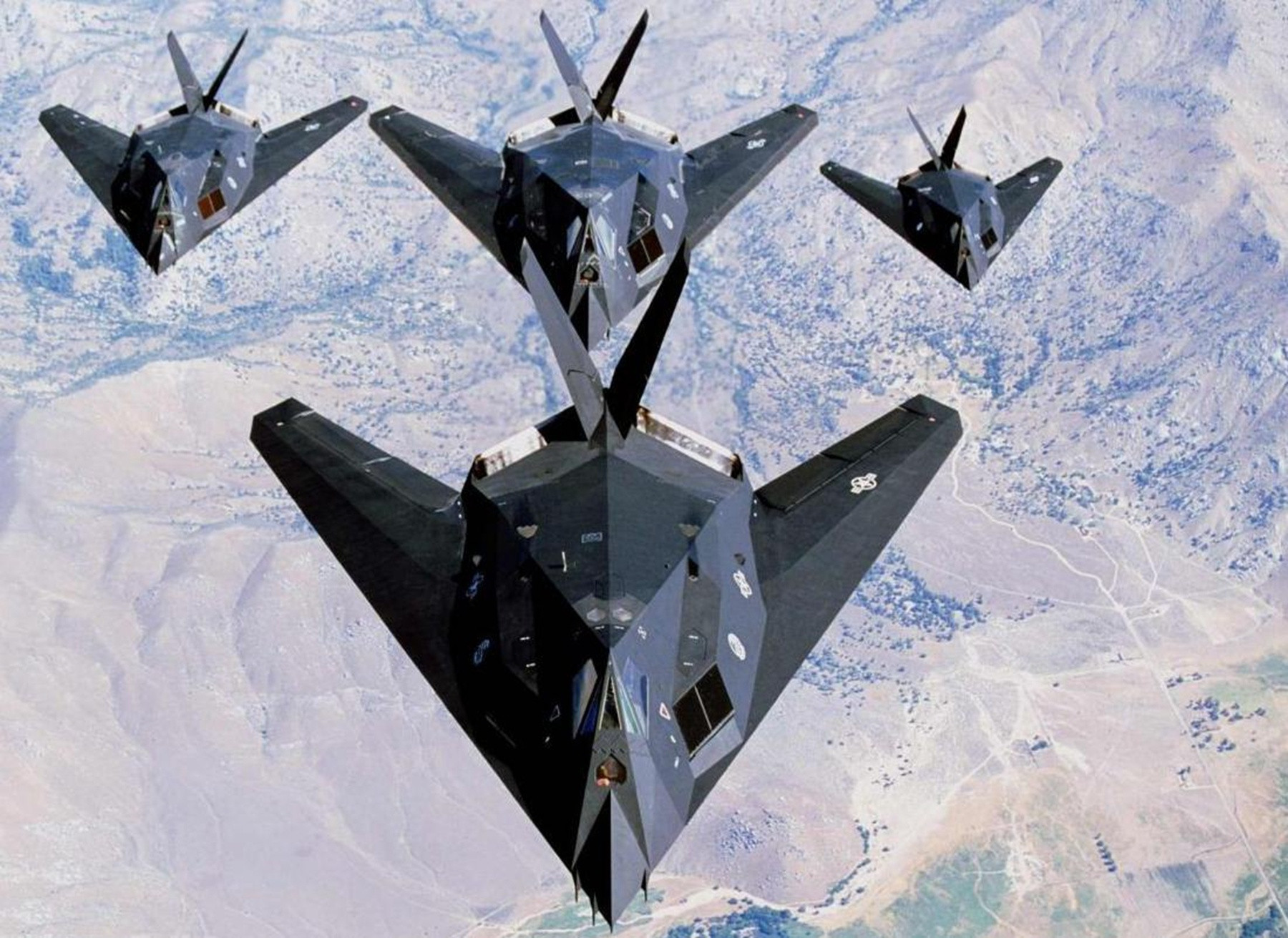 分享圖片：美國洛克希德F-117A“夜鷹”低可探測戰鬥轟炸機​​​