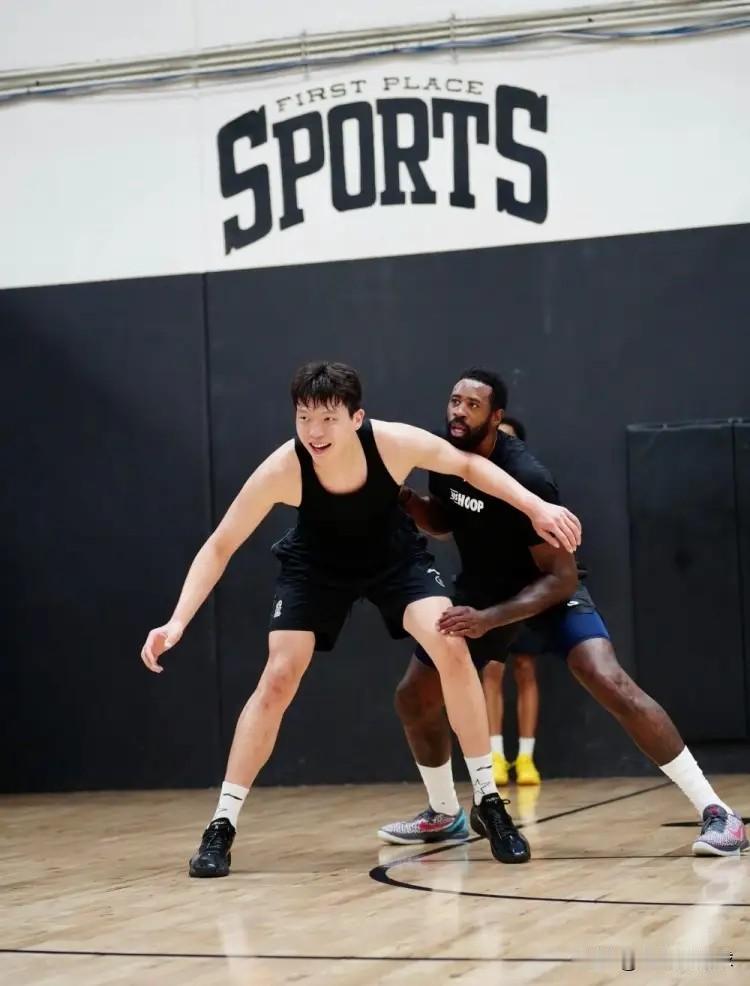 前NBA状元郎奥登真是太有眼光了！最近奥登在参加的一个节目中，聊到了开拓者新星杨