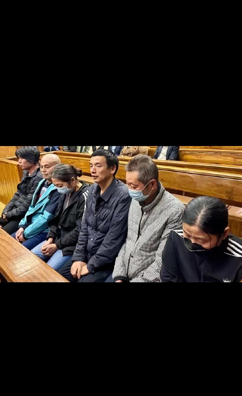 谁能想到，在南非约翰内斯堡，7个中国人开的羽绒被套工厂，竟藏着“现代黑奴制