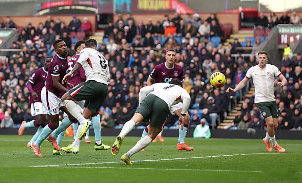 从积极的角度看切尔西这场比赛，其实挺划算的。显然，整个球队都在为下周中欧冠踢巴萨