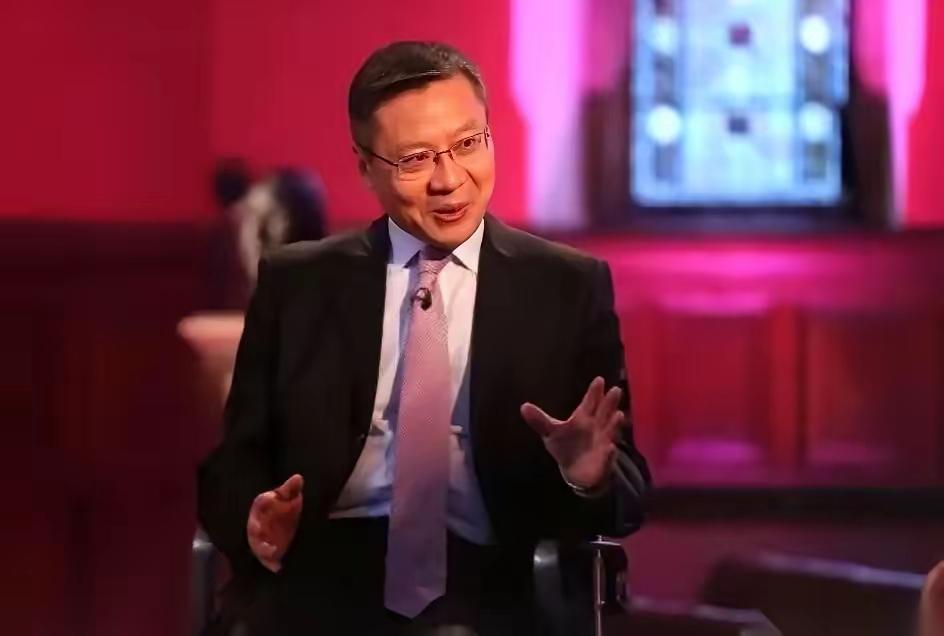 近期网络上流传着一段趣味十足的段子，说是把张维为放到哈瓦那街头摆擂台，依靠各类观