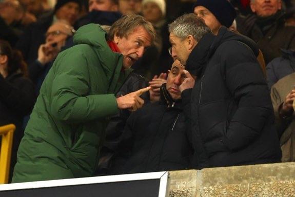 据说拉特克利夫爵士对威尔科克斯不愿意考虑解雇阿莫林感到愤怒，并彻底对他失去了耐心