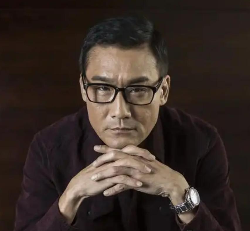 香港人为什么对内地总有隔阂？这个问题，影帝梁家辉自己说得很透。他说过一句挺扎